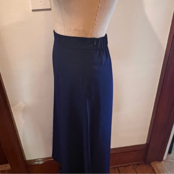 Permanent Collection by One of a Kind Maci Skirt Navy S - Picture 4 of 7